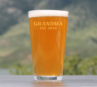 Bold 2024 Pint Glass for Beer - New Grandma Gifts (Option: Grandma)